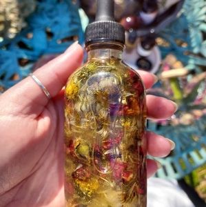 Cassiopeias magickal shimmer bath oil. Created with organic botanicals! Goddess!